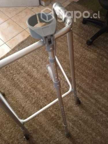 Burrito y bastón ortopédicos