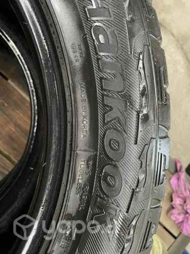 los 4 neumáticos 80 % de vida útil .