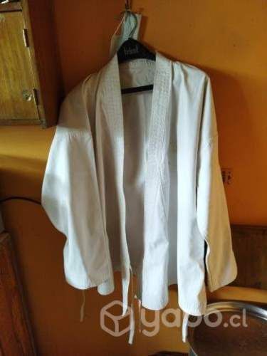 Kimono blanco en BN estado