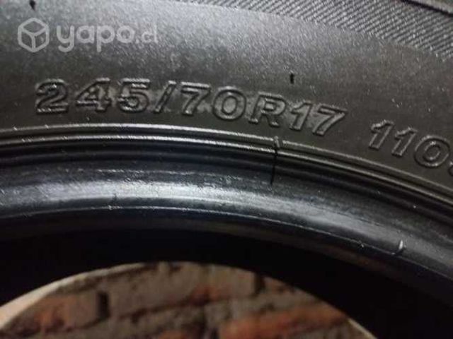 4 neumáticos usados 245/70r17
