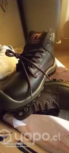 Zapatillas y zapatos de seguridad