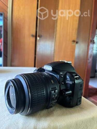 NIKON D3100 poco uso sin detalles