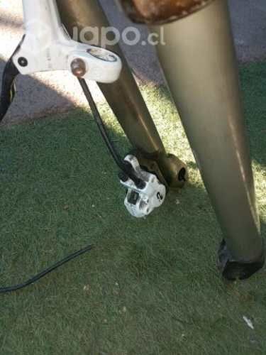 Cuadro o Marco con ruedas de bicicleta