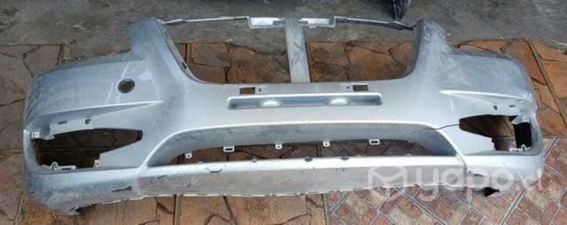 Parachoques delantero S30 modelo antiguo detalle