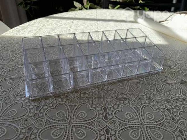 Organizador acrílico labiales