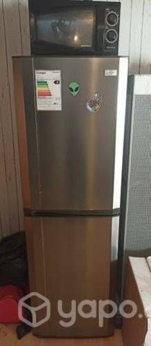 Refrigerador fensa y microondas Somela