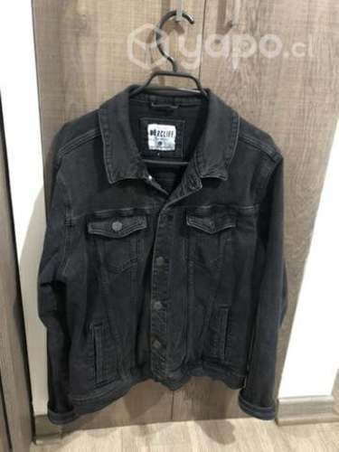 Chaqueta de mezclilla negra