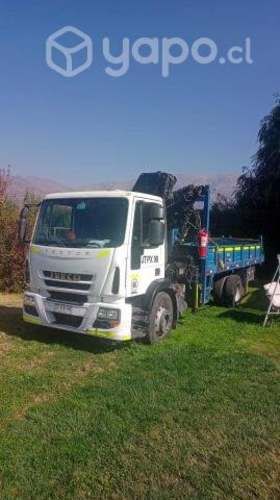 Camion pluma Iveco Tector Grua Hiab 175
