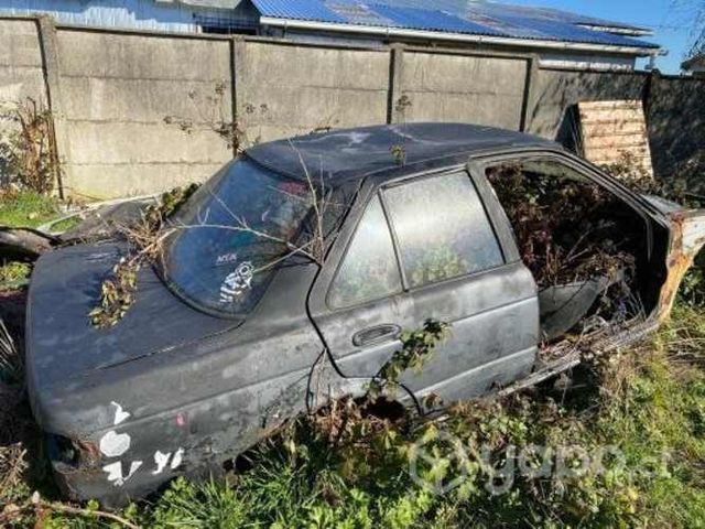 Nissan B16 parte trasera