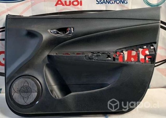 Tapiz de puerta delantera derecha YARIS SPORT GLE