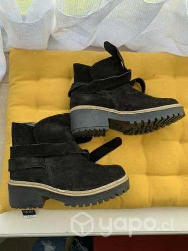 Botines de cuero reno 37 negros , nuevos