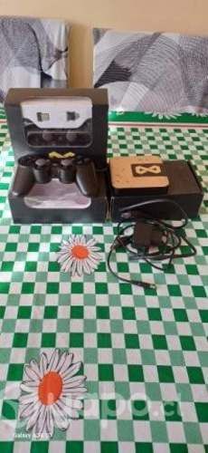 Consola retro y notebook lenovo