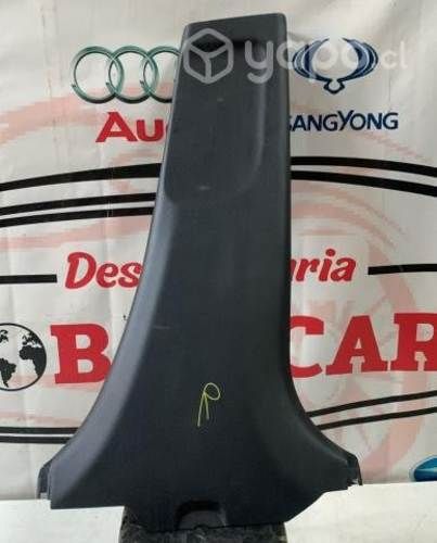 Tapiz cubre pilar central inf der YARIS SPORT GLE