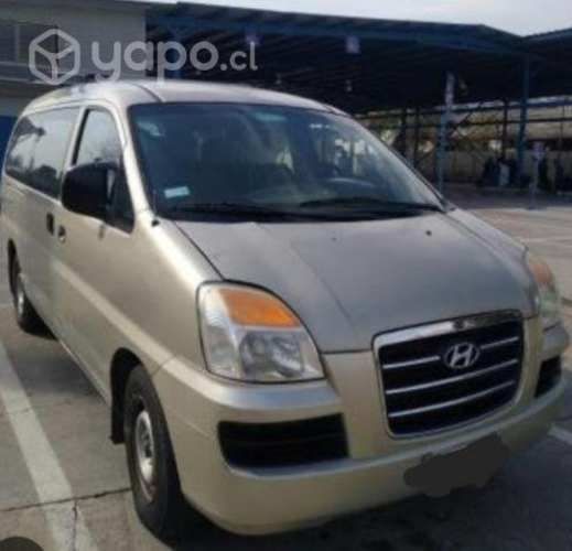 Se vende Minibus Hyundai para Desarme
