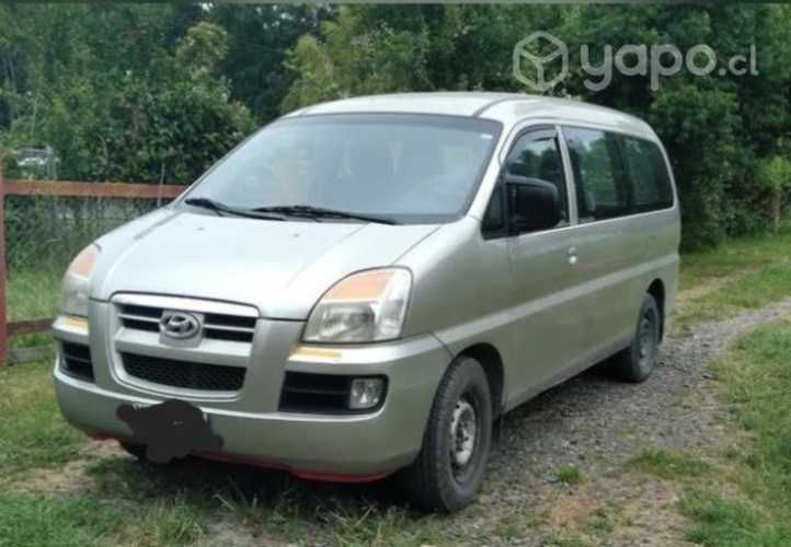Se vende Minibus Hyundai para Desarme