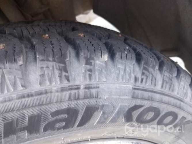 Neumático 14 con clavos