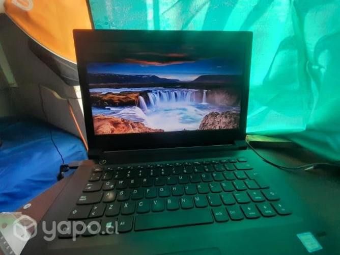 Notebook Lenovo con un detalle