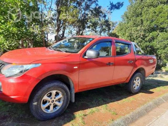 4×4 Diésel camioneta mitshubischi doble cabina