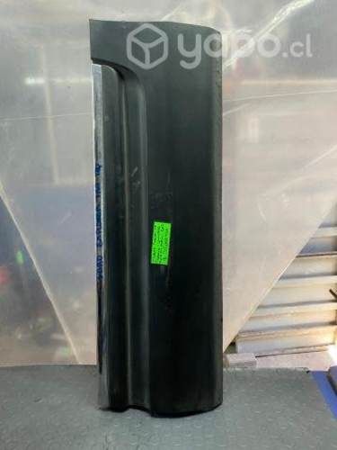 Moldura inferior puerta tra izq Ford Explorer 2013