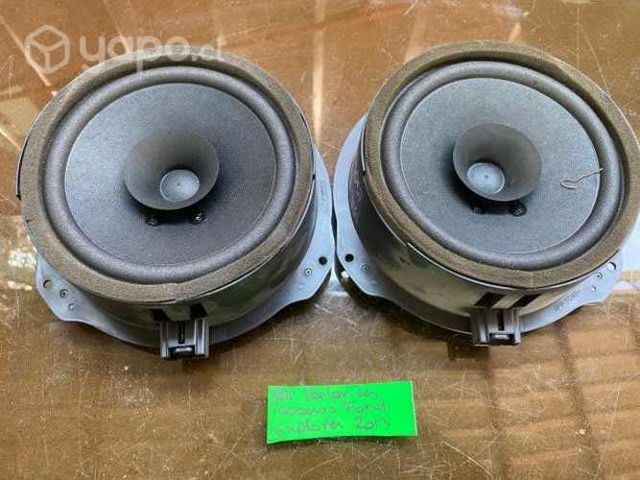 Par parlantes traseros Ford Explorer 2013