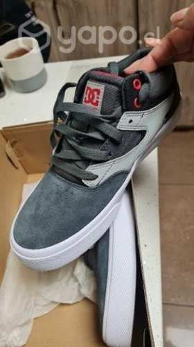 Zapatillas DC hombre 6/5. 25.5 cm nuevas