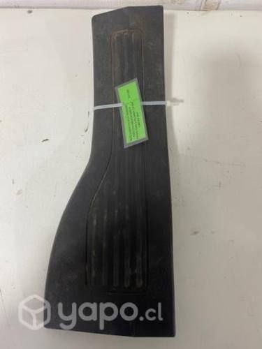 Tapiz cubre zocalo tras der Ford Explorer 3.5 2015