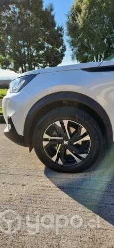 Peugeot 2008, año 2022