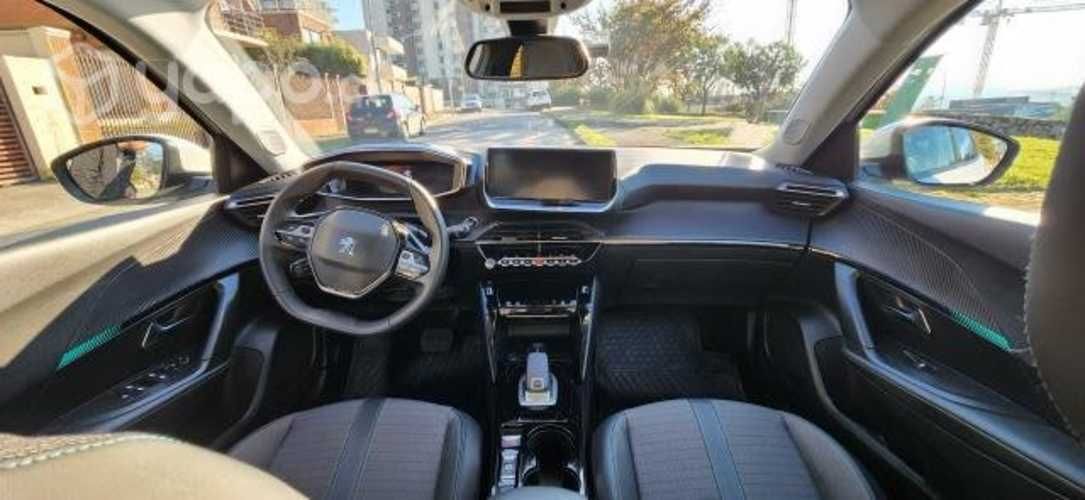 Peugeot 2008, año 2022