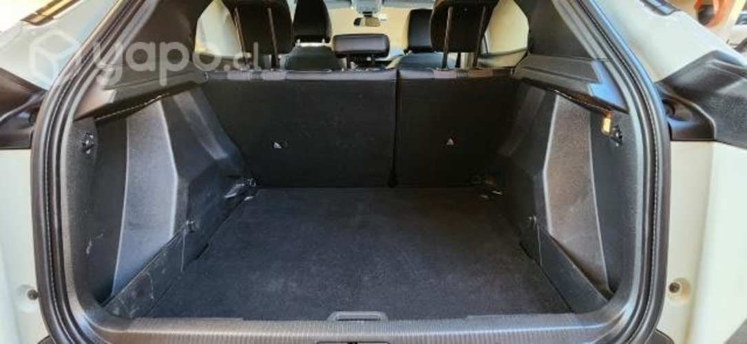 Peugeot 2008, año 2022