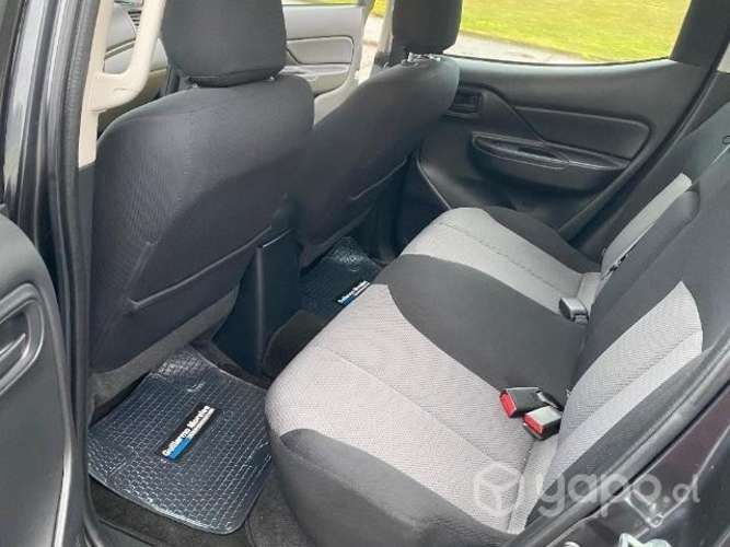 Mitsubushi l200 2023