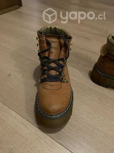 Botines 100% cuero marca Javiera Poch