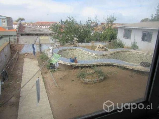 Casona de 2 pisos a pasos avenida Playa Ancha