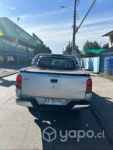 MITSUBISHI L200, año 2019