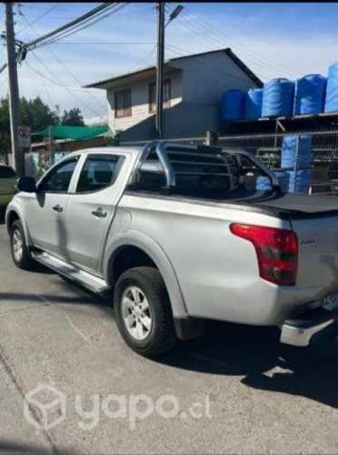 MITSUBISHI L200, año 2019