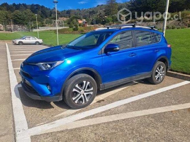 Se vende toyota rav4 2018 conversable