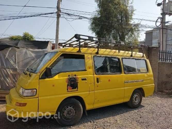 Furgon escolar al día