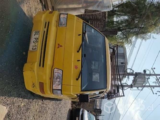 Furgon escolar al día