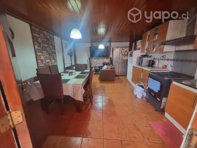 Arriendo casa Interior semi amoblada. 1 cuadra del