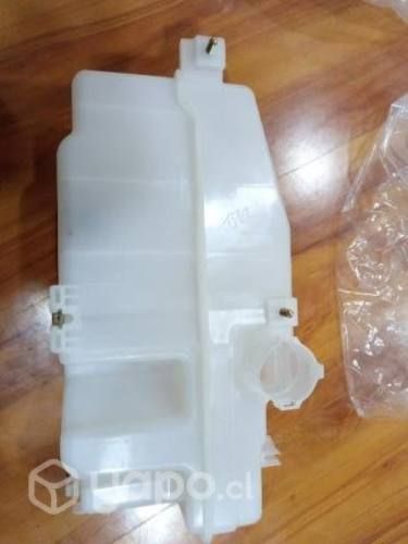 Deposito Limpia parabrisas Suzuki Alto 06/13