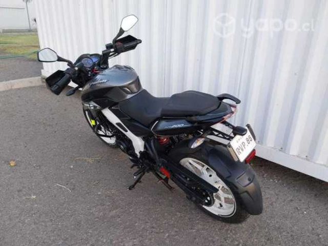 Moto Bajaj ns200