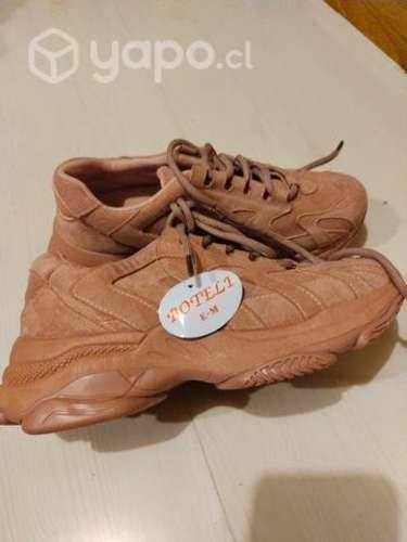 Zapatillas nuevas rosadas número 38