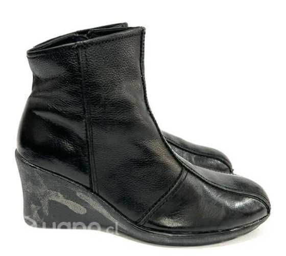 Botín Taco Chino 100% Cuero Marca Carrano N*38