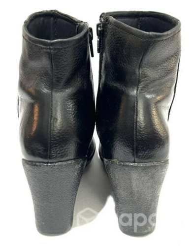 Botín Taco Chino 100% Cuero Marca Carrano N*38