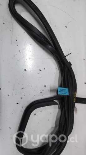 Goma Vidrio Puerta Del Izq (MVB187) Maxus V90