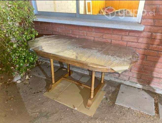 Mesa madera, firme, estilo antiguo