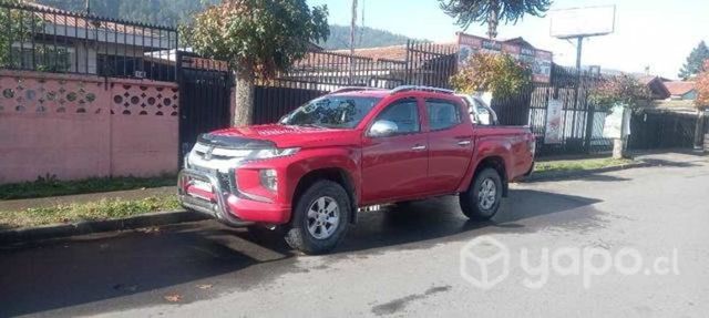 VendoCamioneta mitsubichi L200 2020