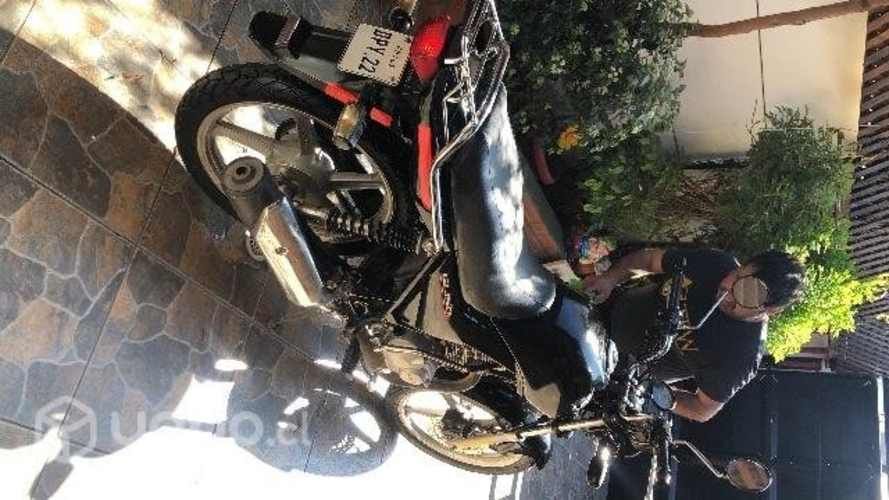 Moto Honda GL 150 2017