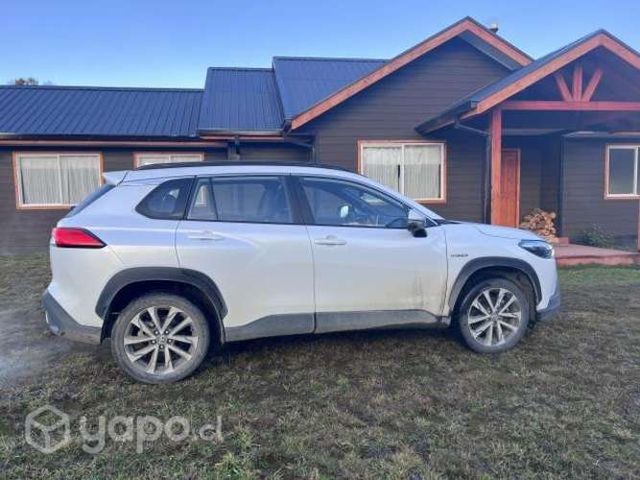 Corolla Cross híbrido, versión full