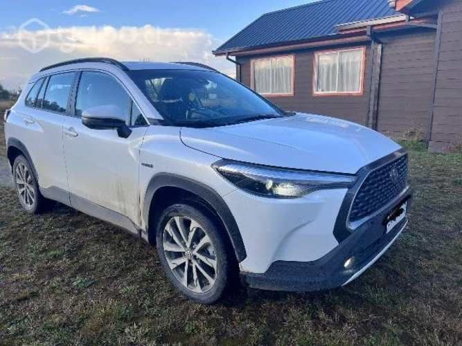 Corolla Cross híbrido, versión full