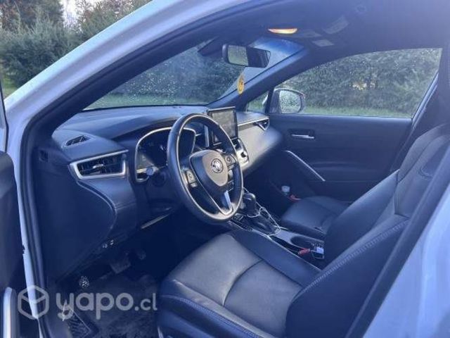 Corolla Cross híbrido, versión full